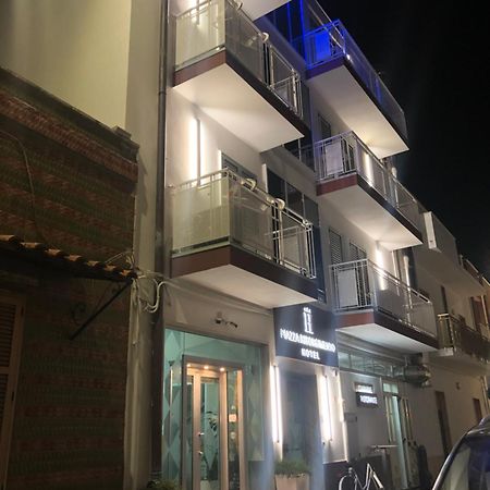 Albergo Piazza Risorgimento Порто-Чезарео Экстерьер фото