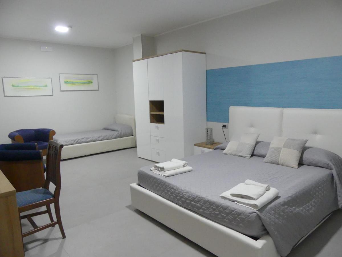 Albergo Piazza Risorgimento Порто-Чезарео Экстерьер фото