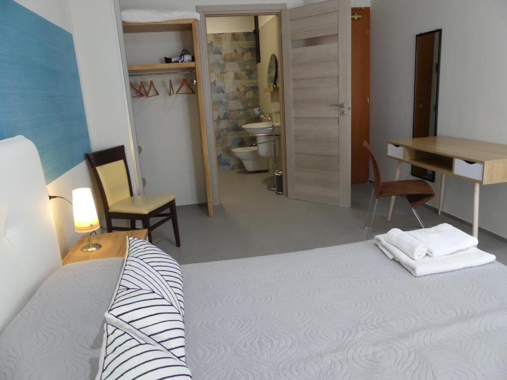 Albergo Piazza Risorgimento Порто-Чезарео Экстерьер фото