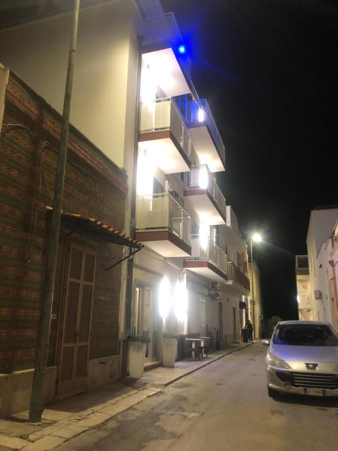 Albergo Piazza Risorgimento Порто-Чезарео Экстерьер фото